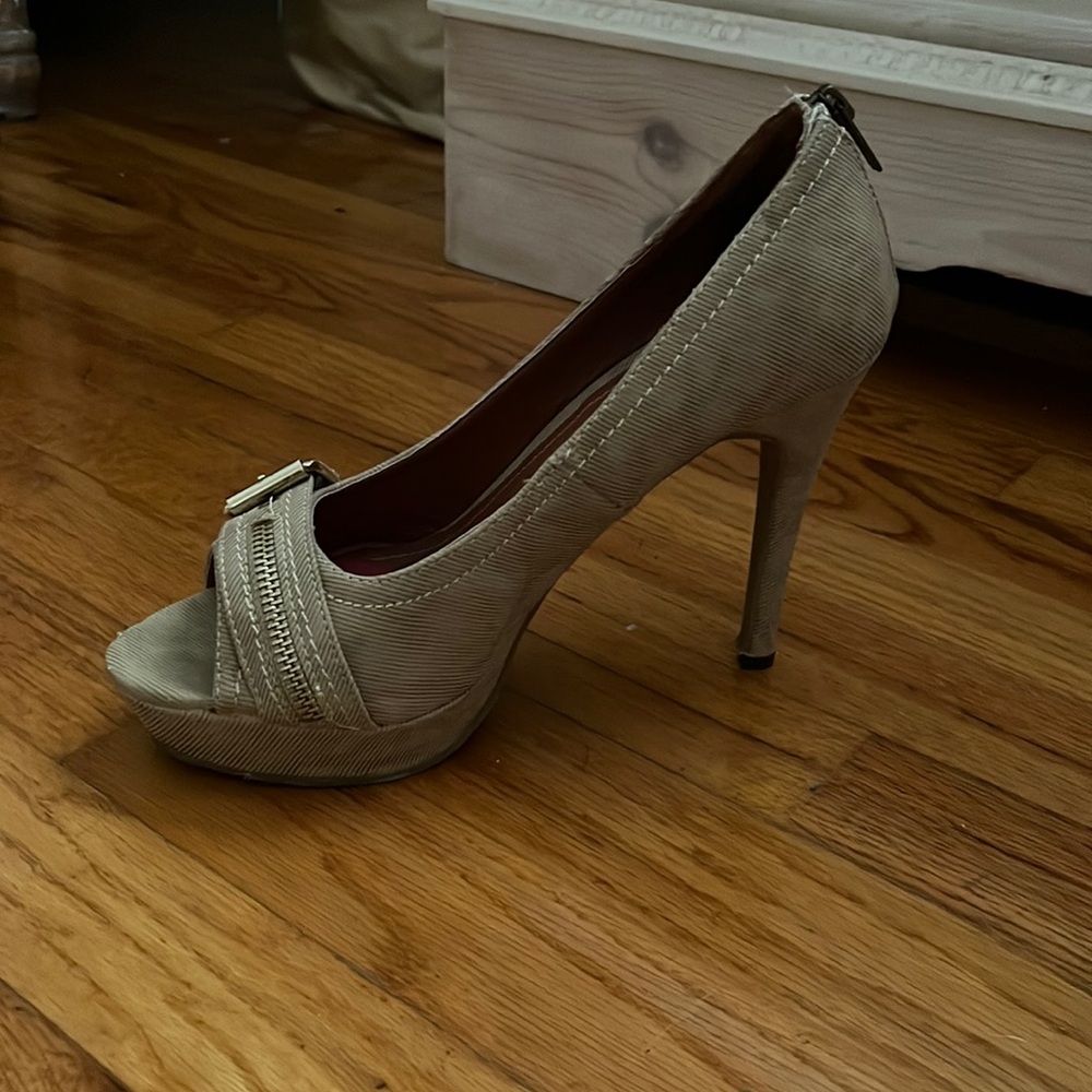 Love these heels! Tan, suede, beautiful for business to an evening out.